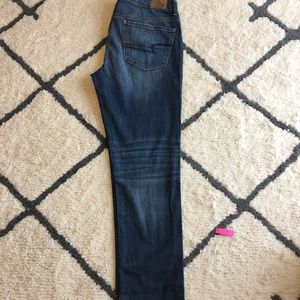 NWOT. AE skinny jeans size 12